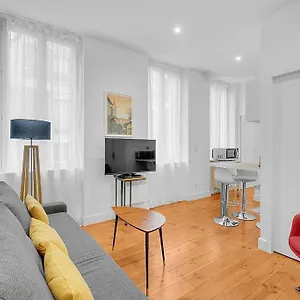 https://le-cocon-t2-cosy-hypercentre-avec-parking.midi-pyreneeshotels.com